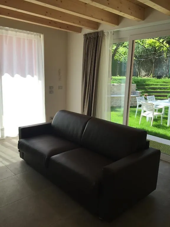 Apartment Villa Rossa Cavaion Veronese Italy