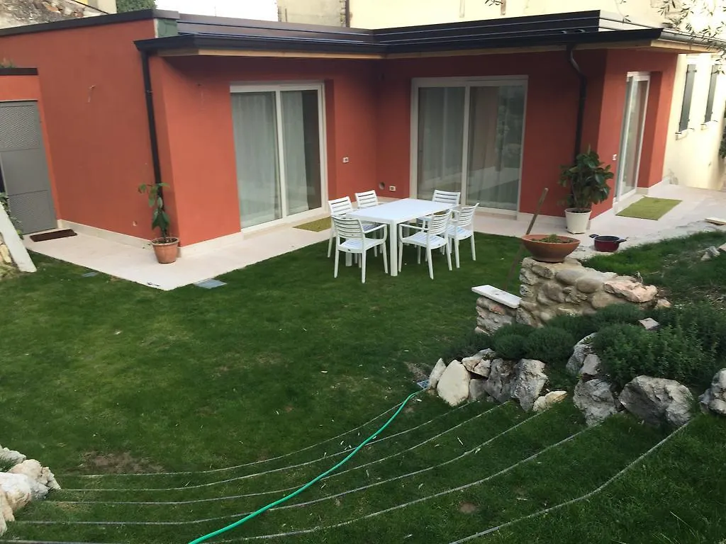 Villa Rossa Cavaion Veronese 0*,  Italien